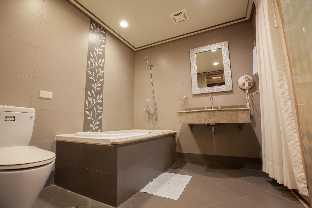 Mila Hotel تايتشونغ المظهر الخارجي الصورة